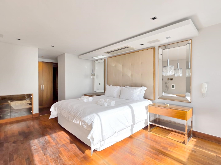 2 Bedroom Property for Sale in Sea Point Western Cape